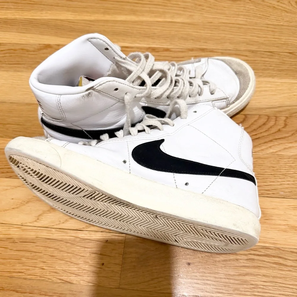 Nike Blazer Mid 77 Womens High Top Sneaker White Sail Black Leather Suede US 9 - Picture 8 of 12